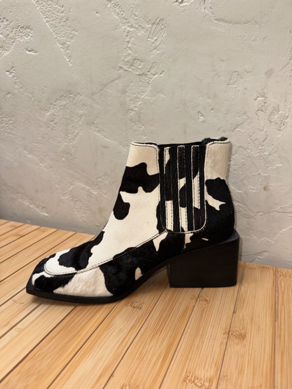 INTENTIONALLY BLANK Cow Print Ankle Boots (Size 9) - Picture 3 of 6